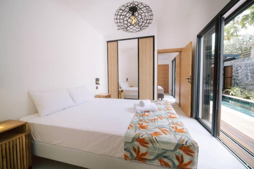 Summer Cosy - Villa Classee 4 Etoiles - 2 Suites Avec Piscine Chauffee Et Jacuzzi Integre Idealement Situee Chemin Summer Saint-Gilles-les Bains Ngoại thất bức ảnh