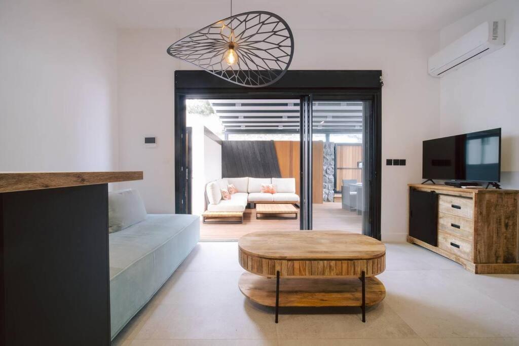 Summer Cosy - Villa Classee 4 Etoiles - 2 Suites Avec Piscine Chauffee Et Jacuzzi Integre Idealement Situee Chemin Summer Saint-Gilles-les Bains Ngoại thất bức ảnh